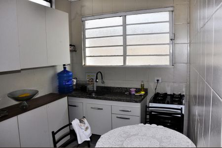 Casa à venda com 430m², 8 quartos e 4 vagasDetalhe - Casa 01 - Cozinha