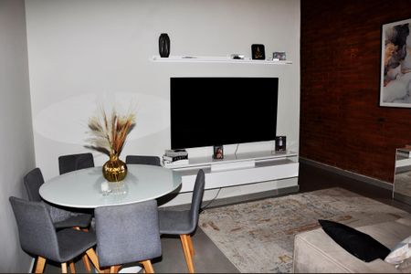 Casa à venda com 430m², 8 quartos e 4 vagasDetalhe - Casa 01 - Sala