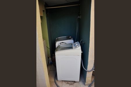 Casa à venda com 430m², 8 quartos e 4 vagasDetalhe - Área de Serviço Coletivo