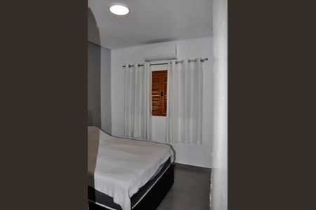 Casa à venda com 430m², 8 quartos e 4 vagasDetalhe - Casa 01 - Quarto 01