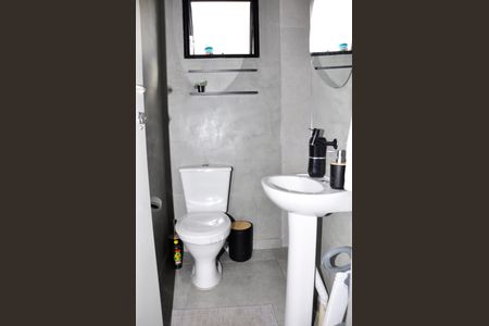 Casa à venda com 430m², 8 quartos e 4 vagasDetalhe - Casa 01 - Banheiro Social