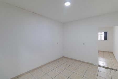 Quarto 1 de casa para alugar com 2 quartos, 50m² em Conjunto Residencial José Bonifácio, São Paulo