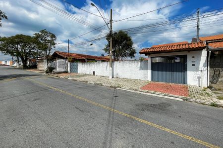 Casa para alugar com 160m², 3 quartos e 18 vagas Casa para alugar com 160m², 3 quartos e 18 vagasFachada