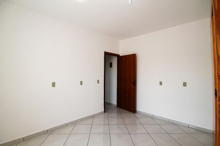 Casa para alugar com 160m², 3 quartos e 18 vagas Casa para alugar com 160m², 3 quartos e 18 vagasQuarto 2