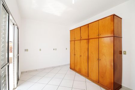Casa para alugar com 160m², 3 quartos e 18 vagas Casa para alugar com 160m², 3 quartos e 18 vagasQuarto 1