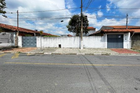 Casa para alugar com 160m², 3 quartos e 18 vagas Casa para alugar com 160m², 3 quartos e 18 vagasFachada
