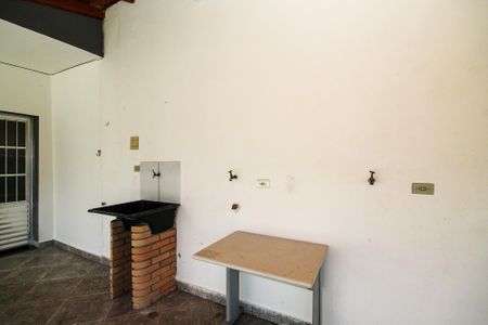 Casa para alugar com 160m², 3 quartos e 18 vagas Casa para alugar com 160m², 3 quartos e 18 vagasLavanderia 1