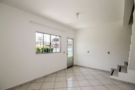 Casa para alugar com 160m², 3 quartos e 18 vagas Casa para alugar com 160m², 3 quartos e 18 vagasSala