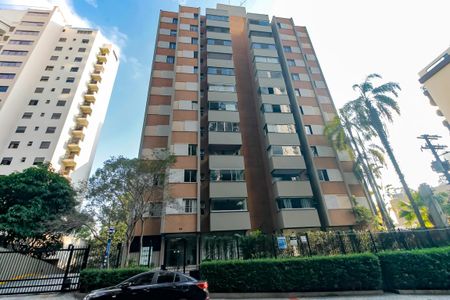 Apartamento para alugar com 71m², 2 quartos e 1 vagaFachada e portaria