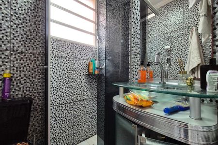 Banheiro de apartamento à venda com 2 quartos, 47m² em Jardim Yeda, Campinas