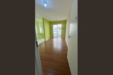 Sala de apartamento para alugar com 2 quartos, 46m² em Roselândia, Cotia