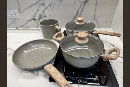 Cozinha de apartamento para alugar com 1 quarto, 21m² em Pinheiros, São Paulo