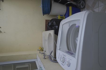 Casa de condomínio à venda com 70m², 2 quartos e 1 vagaÁrea de Serviço