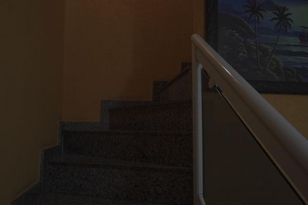 Casa de condomínio à venda com 70m², 2 quartos e 1 vagaEscada