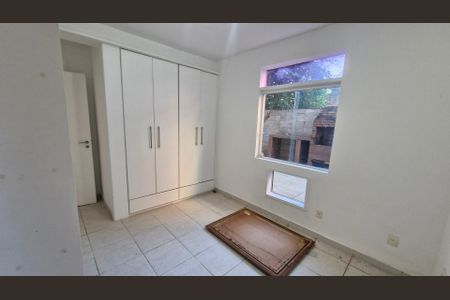 Casa de Condomínio para alugar com 4 quartos, 170m² em Vargem Grande, Rio de Janeiro