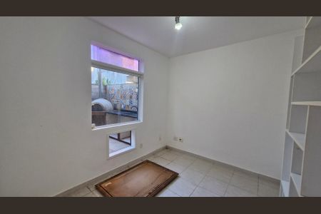 Casa de Condomínio para alugar com 4 quartos, 170m² em Vargem Grande, Rio de Janeiro