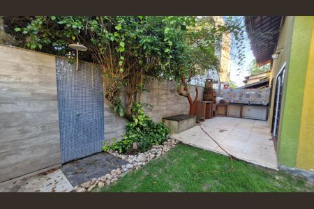 Casa de condomínio para alugar com 170m², 4 quartos e 2 vagas