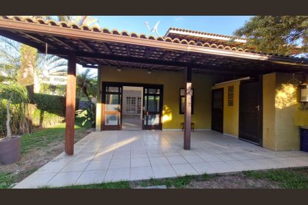 Casa de condomínio para alugar com 170m², 4 quartos e 2 vagas