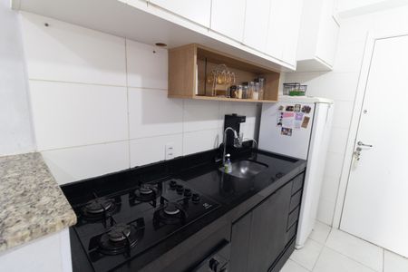 Cozinha  de apartamento para alugar com 2 quartos, 34m² em Parque Fongaro, São Paulo