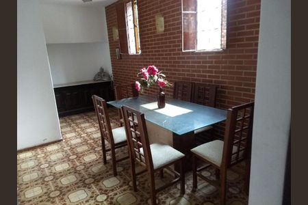 Casa à venda com 4 quartos, 160m² em Cubango, Niterói