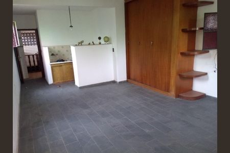 Casa à venda com 4 quartos, 160m² em Cubango, Niterói