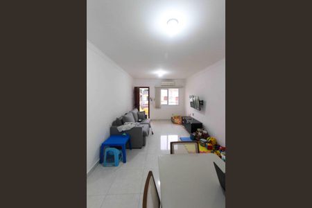 Casa à venda com 90m², 3 quartos e 2 vagasSala