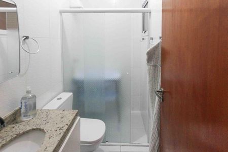 Casa à venda com 90m², 3 quartos e 2 vagasBanheiro da Suite