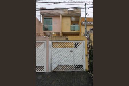 Casa à venda com 90m², 3 quartos e 2 vagasFachada