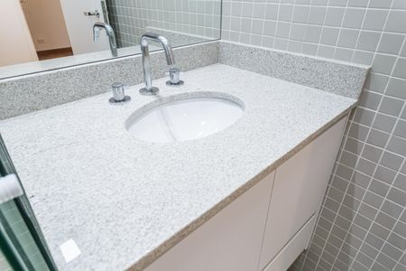 Apartamento para alugar com 66m², 2 quartos e 1 vaga Apartamento para alugar com 66m², 2 quartos e 1 vagaBanheiro