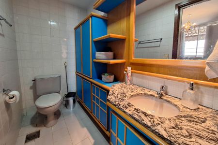 Apartamento à venda com 186m², 3 quartos e 2 vagasBanheiro da Suíte 2