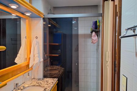 Apartamento à venda com 186m², 3 quartos e 2 vagasBanheiro da Suíte 2