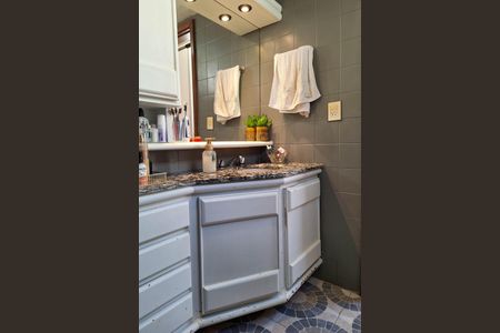 Apartamento à venda com 186m², 3 quartos e 2 vagasBanheiro da Suíte 1