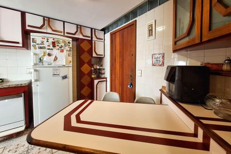 Apartamento à venda com 186m², 3 quartos e 2 vagasCozinha