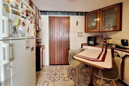 Apartamento à venda com 186m², 3 quartos e 2 vagasCozinha