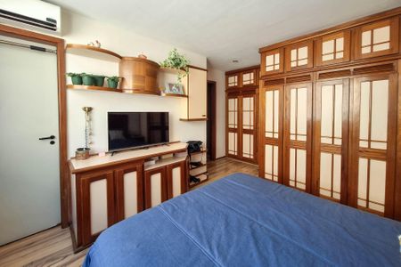 Apartamento à venda com 186m², 3 quartos e 2 vagasSuíte 1