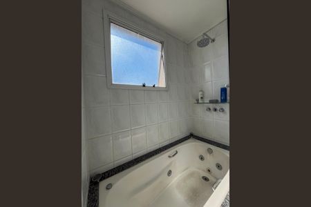 Apartamento à venda com 110m², 3 quartos e 2 vagasDetalhe do Banheiro da Suite