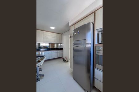 Apartamento à venda com 110m², 3 quartos e 2 vagasCozinha