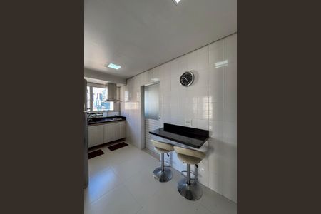 Apartamento à venda com 110m², 3 quartos e 2 vagasCozinha