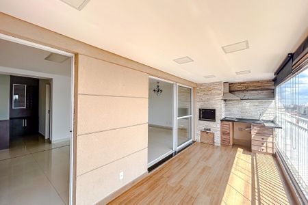 Apartamento para alugar com 113m², 3 quartos e 2 vagasVaranda