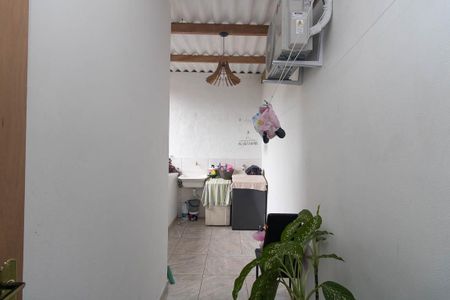 Casa à venda com 80m², 2 quartos e 1 vagaÁrea de Serviço