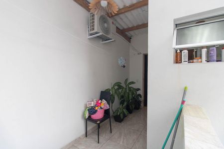 Casa à venda com 80m², 2 quartos e 1 vagaÁrea de Serviço