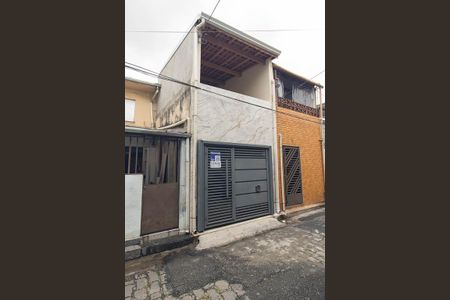 Casa à venda com 80m², 2 quartos e 1 vagaFachada