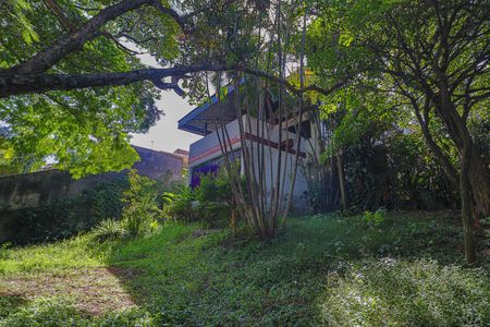 Casa para alugar com 454m², 3 quartos e 5 vagasQuintal