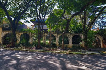 Casa para alugar com 454m², 3 quartos e 5 vagasFachada