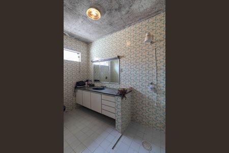 Casa para alugar com 454m², 3 quartos e 5 vagasBanheiro 1