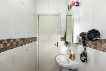 Casa de condomínio para alugar com 74m², 2 quartos e 2 vagas Casa de condomínio para alugar com 74m², 2 quartos e 2 vagasBanheiro