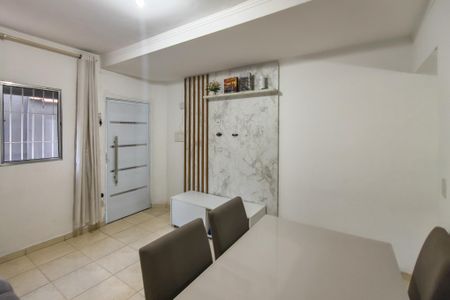 Casa de condomínio para alugar com 74m², 2 quartos e 2 vagas Casa de condomínio para alugar com 74m², 2 quartos e 2 vagasSala