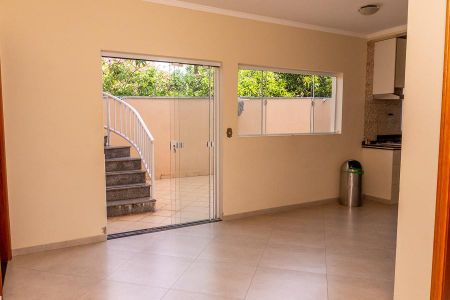 Casa para alugar com 600m², 3 quartos e 6 vagas Casa para alugar com 600m², 3 quartos e 6 vagasCozinha