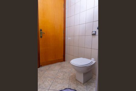 Casa para alugar com 600m², 3 quartos e 6 vagas Casa para alugar com 600m², 3 quartos e 6 vagasBanheiro Social 2