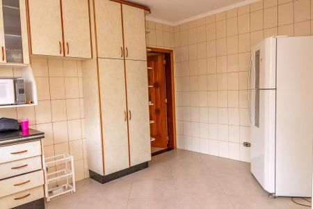 Casa para alugar com 600m², 3 quartos e 6 vagas Casa para alugar com 600m², 3 quartos e 6 vagasCozinha